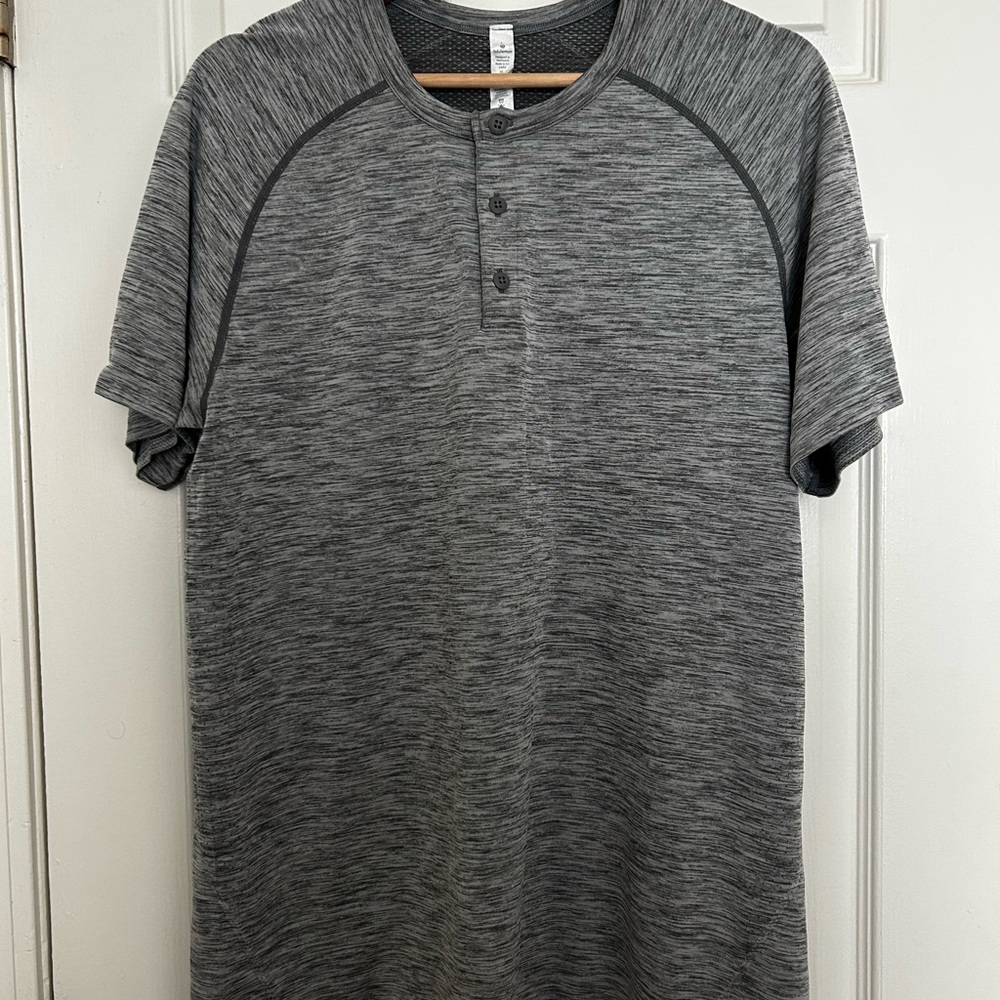 Lululemon Athletica Gray Casual Button Down Shirt